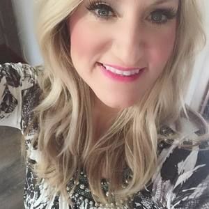 Meet your Posher, Leanna